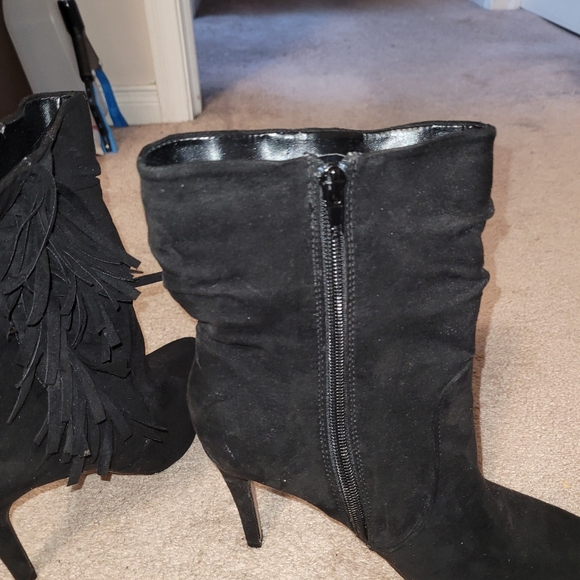 Ladies JustFab suede side tassels & zipper, black size 8.5 - Picture 6 of 15